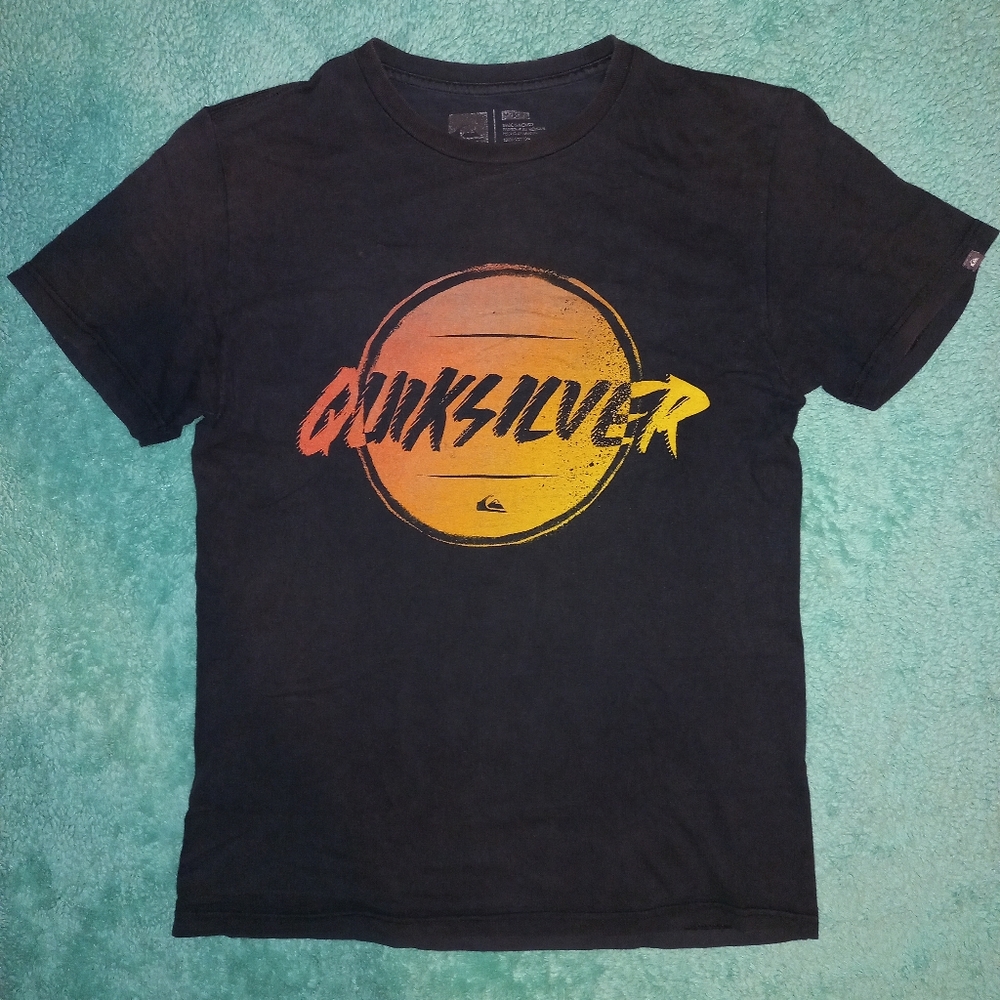 Quicksilver t-shirt
